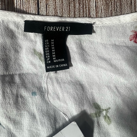 FOREVER 21 Tie Crop Top - Picture 5 of 8